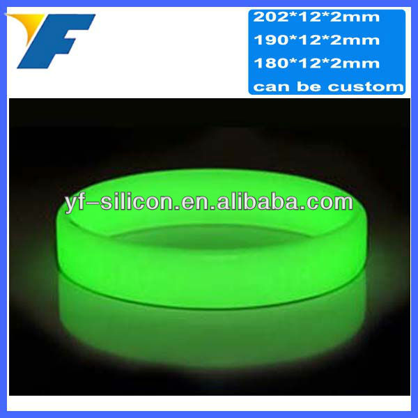  High Quality Thin silicone eminem silicone bracelet/wristbands/bangles