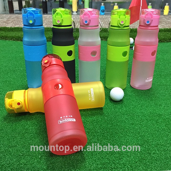 New arrivals 2016 eco squeeze water bottle/plastic drinking sports bottle with silicone body