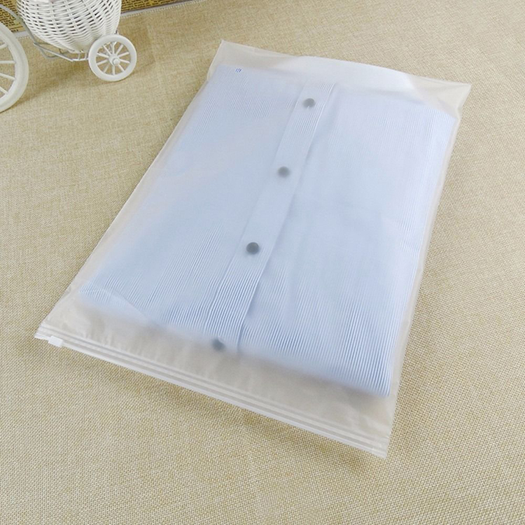 Frosted Matte Clear Zip Lock Plastic Bags For Packing Clothes 3