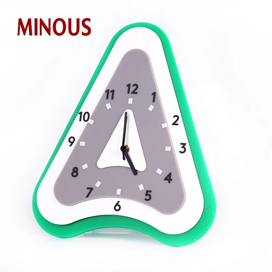 New design desktop clear acrylic clock for display 2