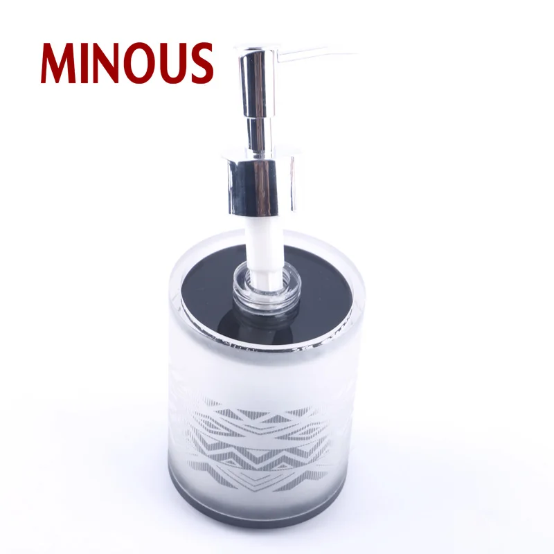 New Design Clear Acrylic Bottle Acrylic Shower Gel Hotel Bottle 2