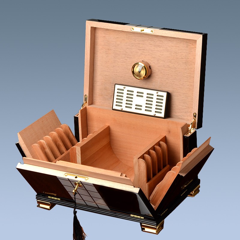 Piano finish wooden display humidor box cigar
