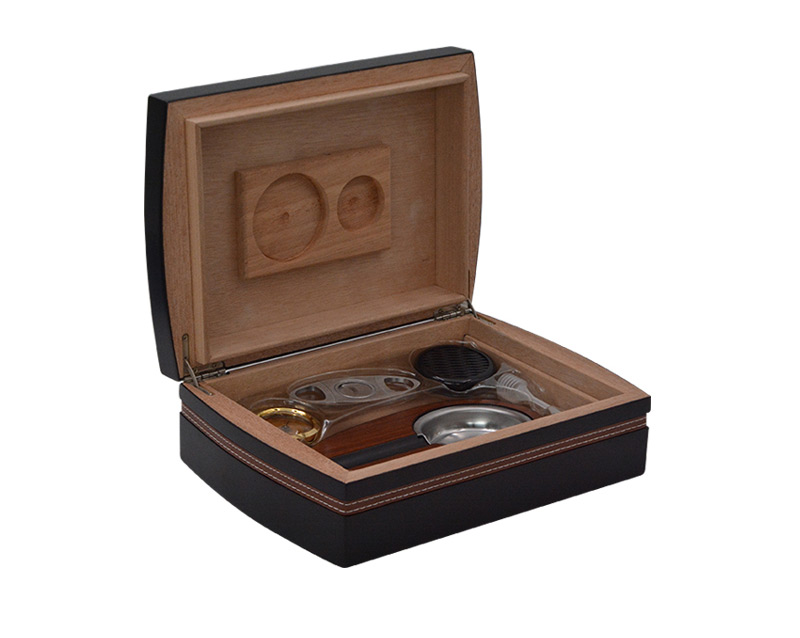 wooden cigar box 4