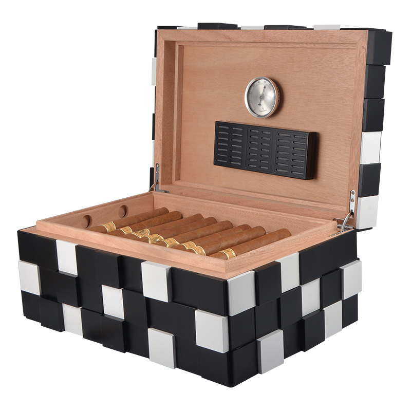 Wholesale Black and White Matt Finished Wooden Humidor Box 2