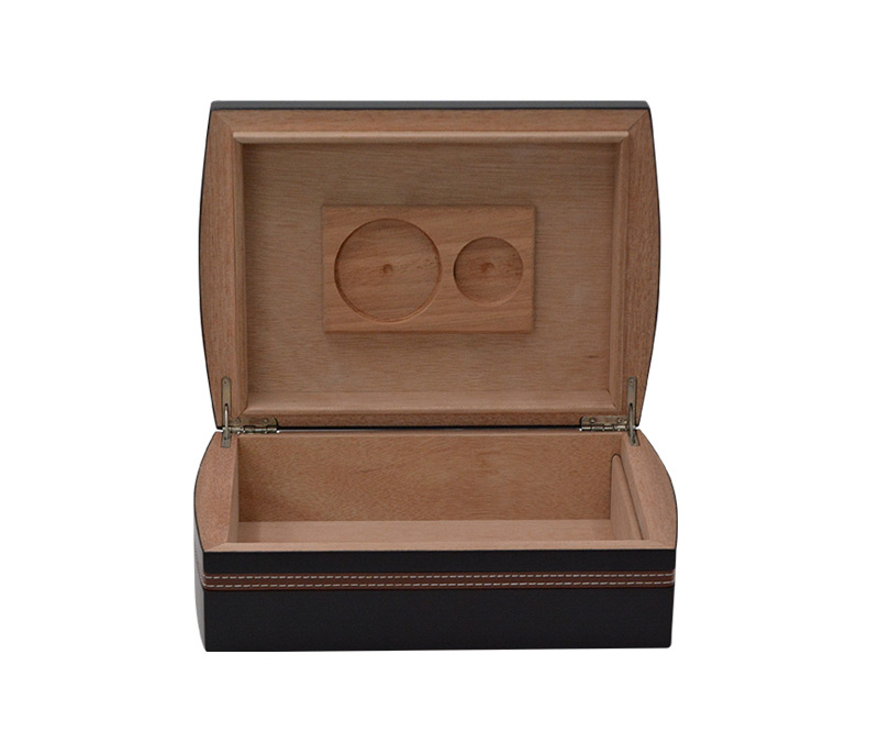 Unique Design Mahogany Finished Humidor Box with Cigar Accessories