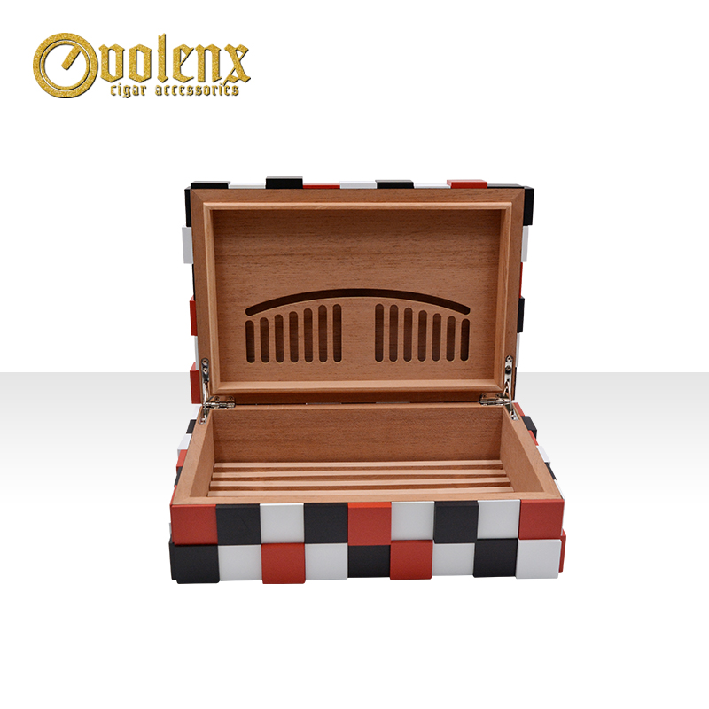 Wholesale colorful wooden cigar humidor with cigar accessories