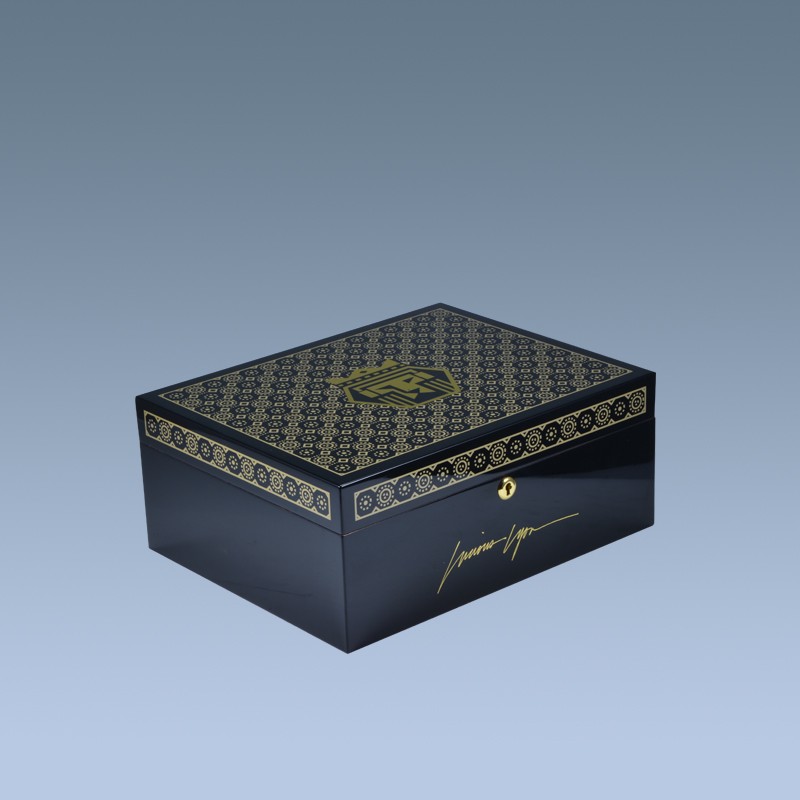 Luxury Antique Black Lacquer Finish Cigar Humidor / Box With Custom Logo 5