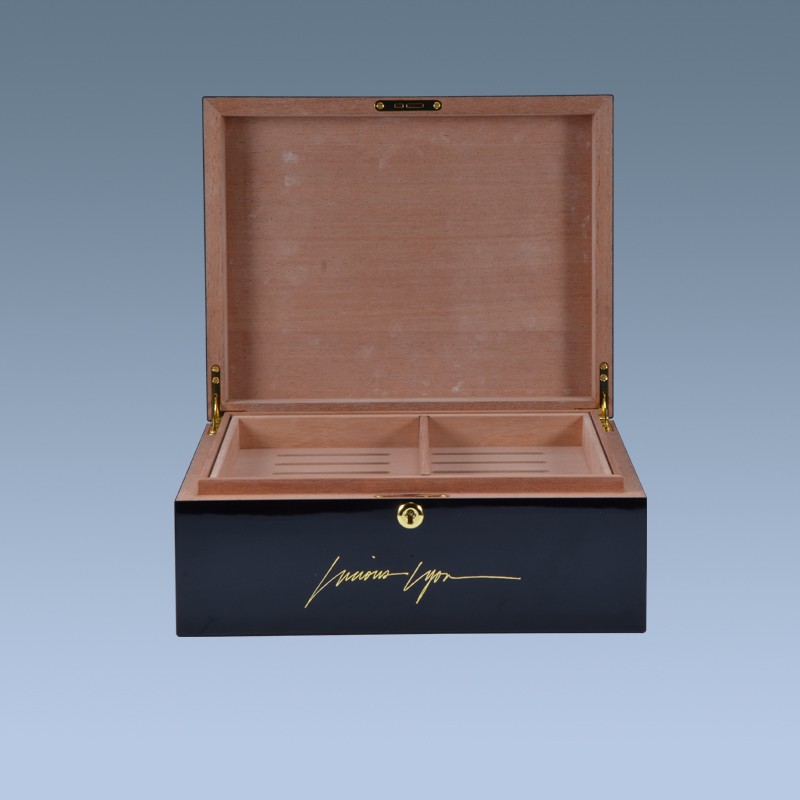 Luxury Antique Black Lacquer Finish Cigar Humidor / Box With Custom Logo 9