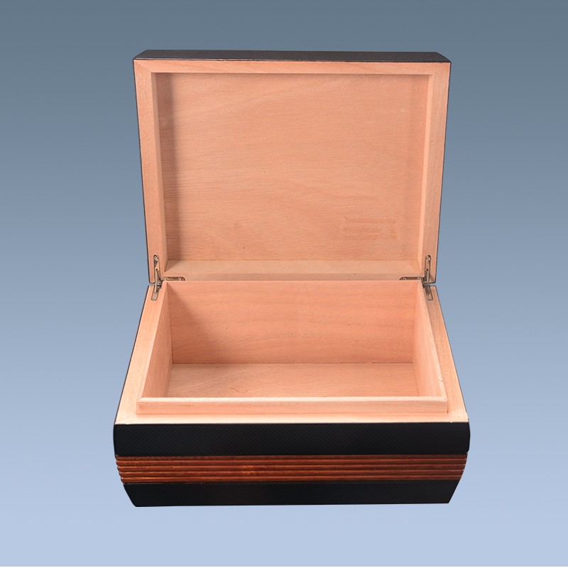 wooden cigar box WLH-0336 Details 3