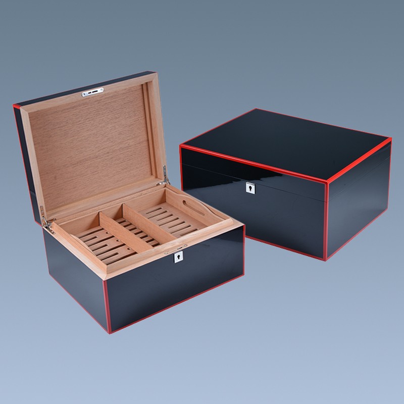 Piano lacquer wooden cigar humidor for sale