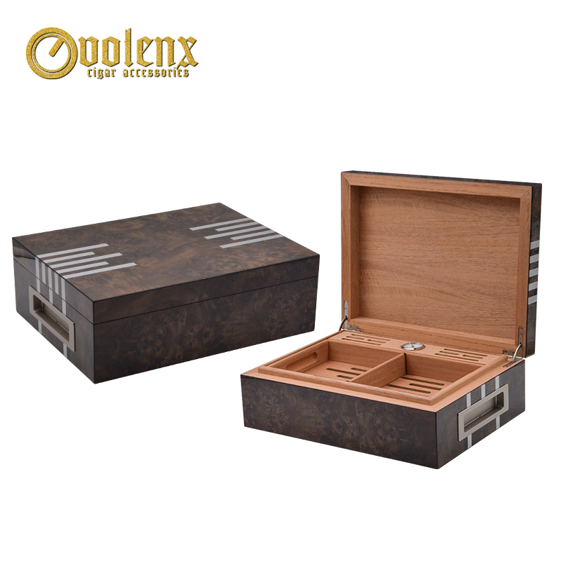 Decorative wooden veneer box for packing cigar
