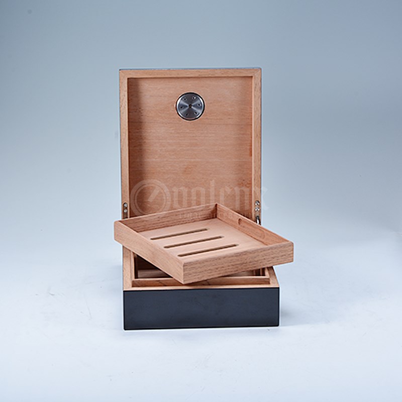  High Quality Wooden Cigar Humidor 3