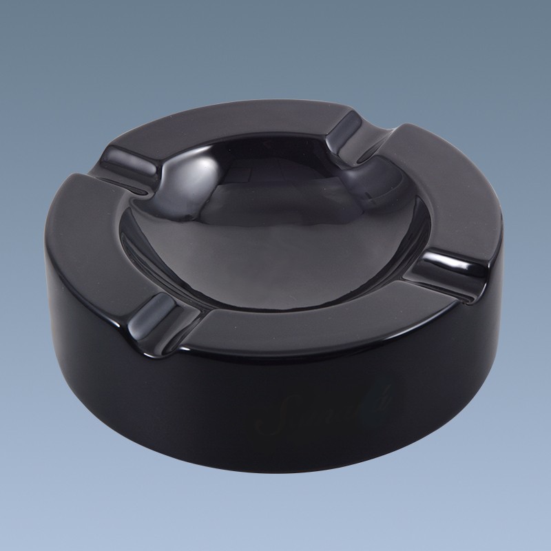 2019 New Design Custom Logo Wholesale large ceramic ashtray 3