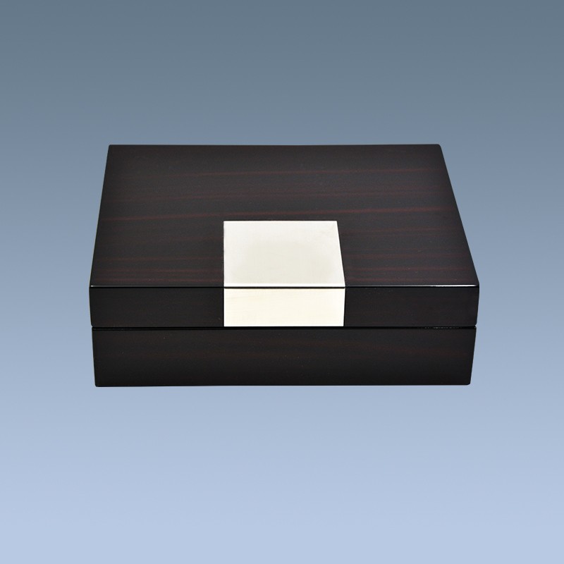 Metal plate accept custom lacquer wooden jewelry box 11