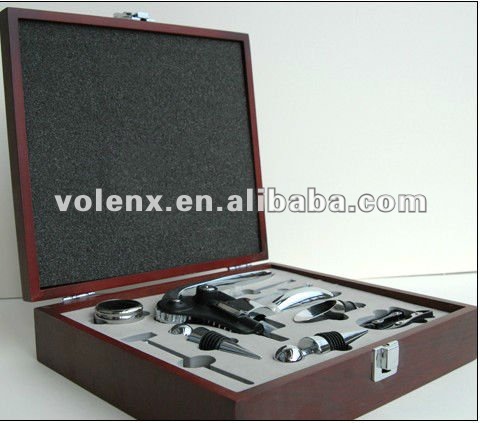 Shenzhen Wine Gift Items with Chess in Wooden Box (SGS&BV)