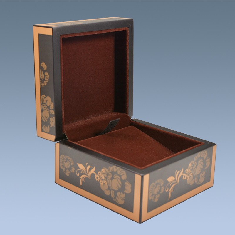 Lacquer Wooden Box 27