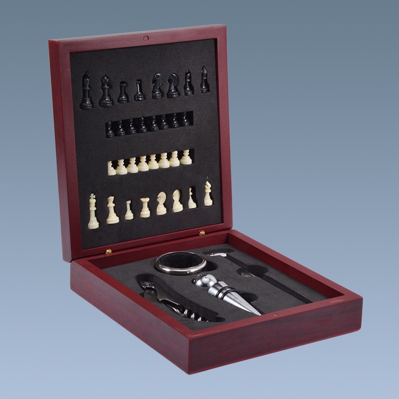 2019 Custom wine accessories chess opener wooden wine gifts set 7