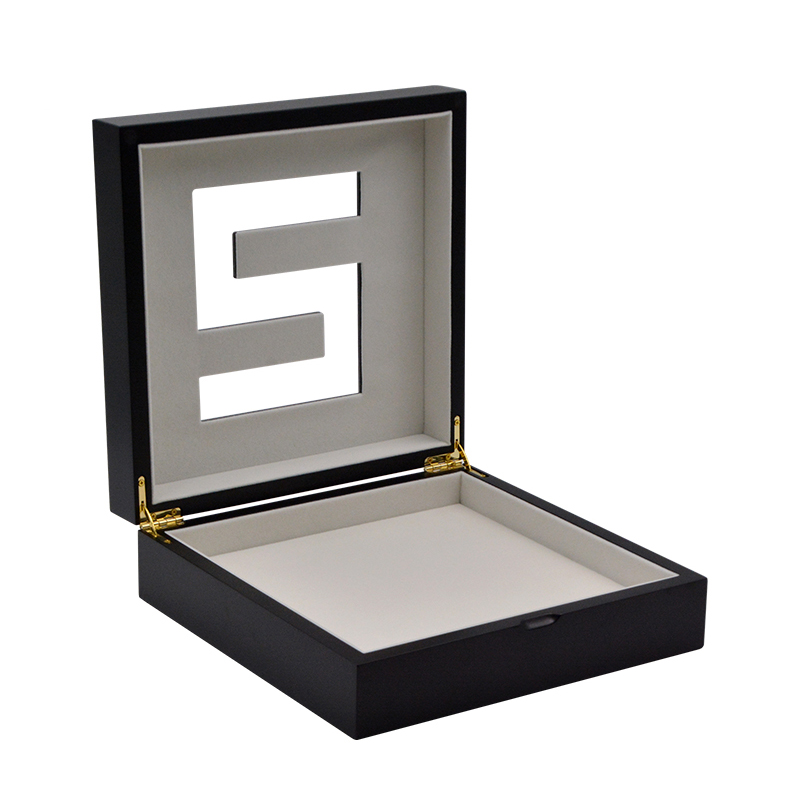 Custom Decorative Luxury Perfume Packaging Boxes With Gold Stamping Logo 8