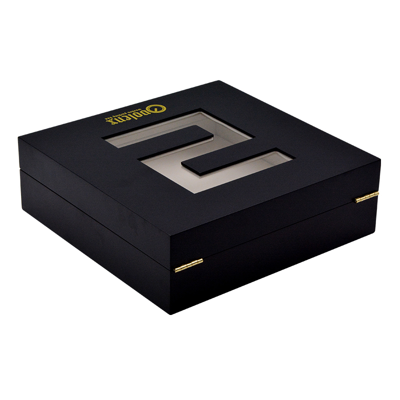 Custom Decorative Luxury Perfume Packaging Boxes With Gold Stamping Logo 4