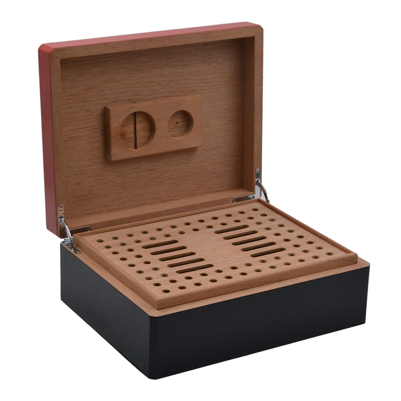 wooden cigar box with humidifier WLH-0560 Details 12