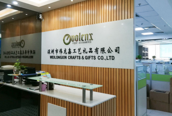  Shenzhen Weilongxin Crafts & Gifts Co.