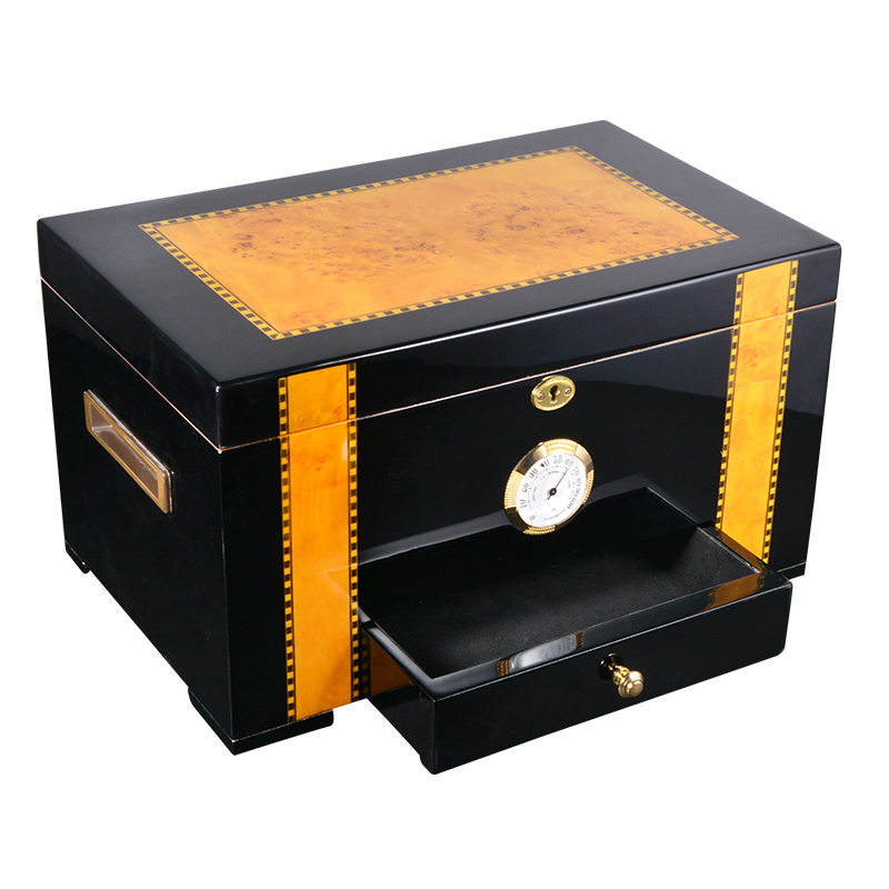 Luxury Design Cigar Humidor With Lid Lock 4