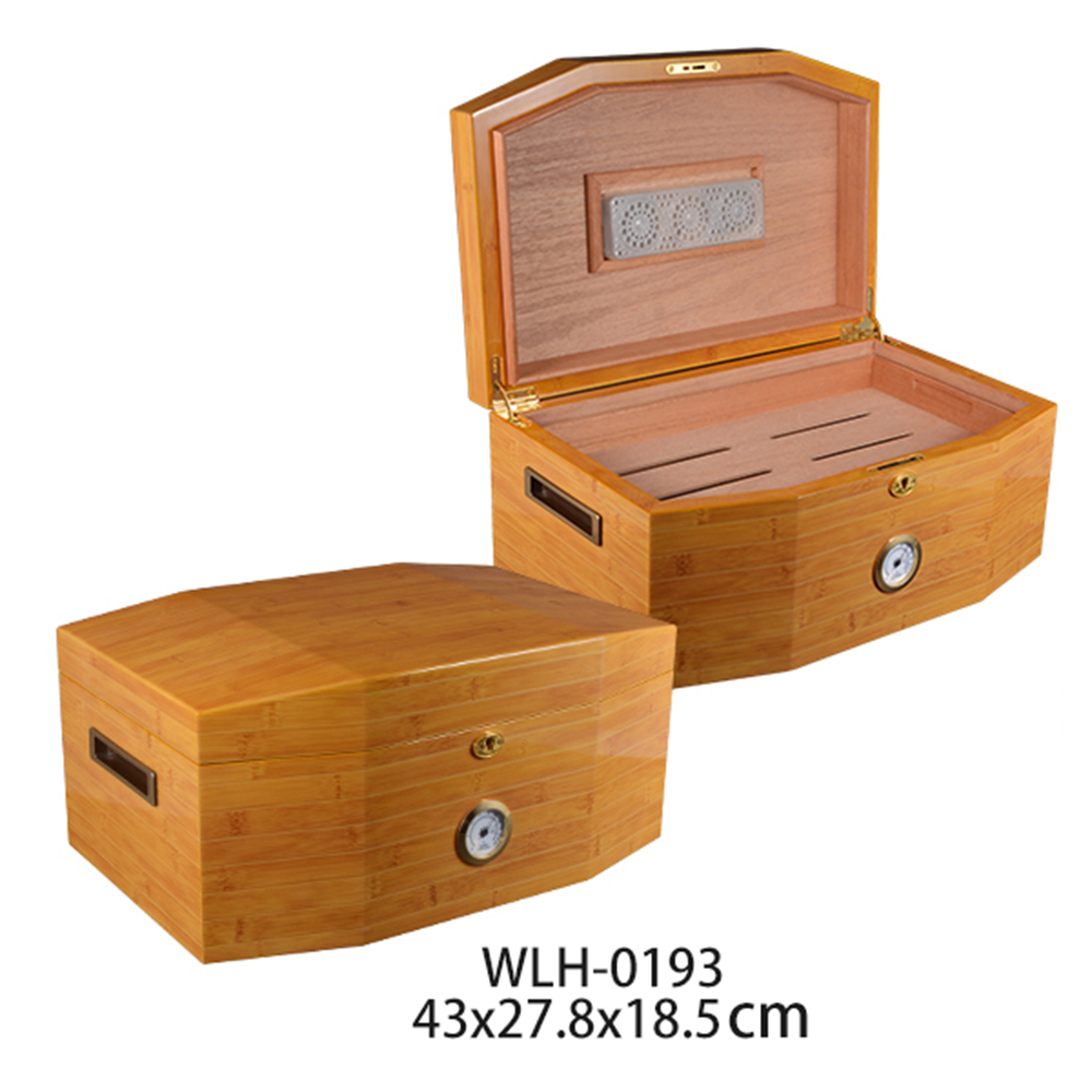 Glossy Finish Cedar Wood Cigar Humidor Box With Tray 5