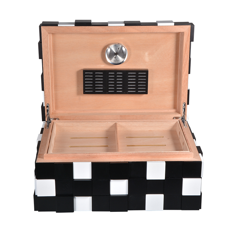 Wholesale new design  wooden cigar humidor box with Spanish cedar lining 9