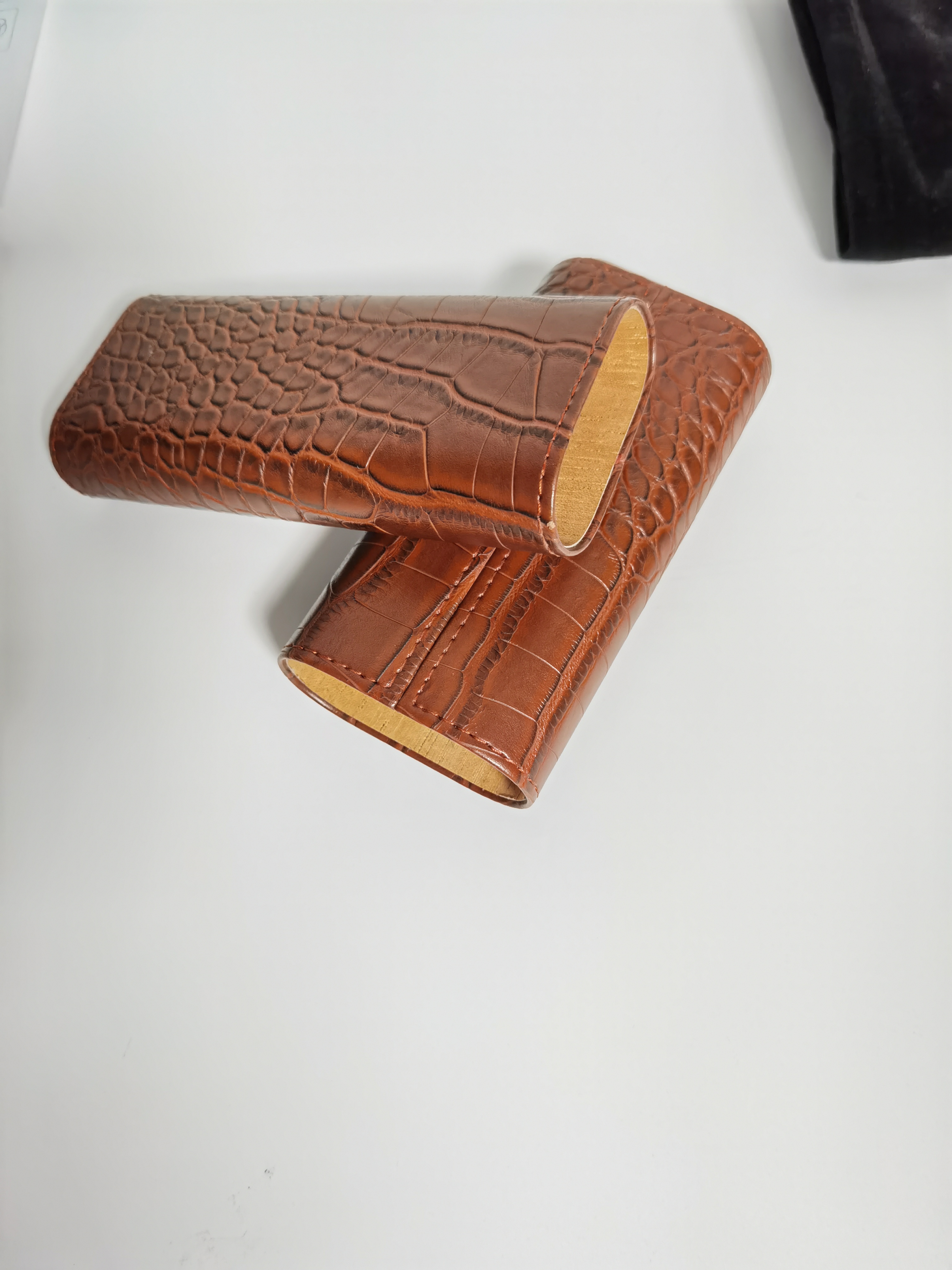 Customized logo cigar case leather case with stainless cutter good price 3