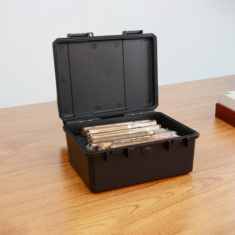 Portable Plastic Cigar Travel Humidor Case