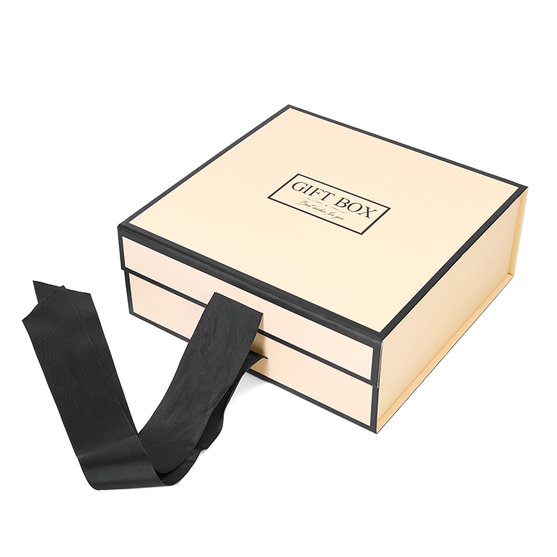Foldable gift paper box