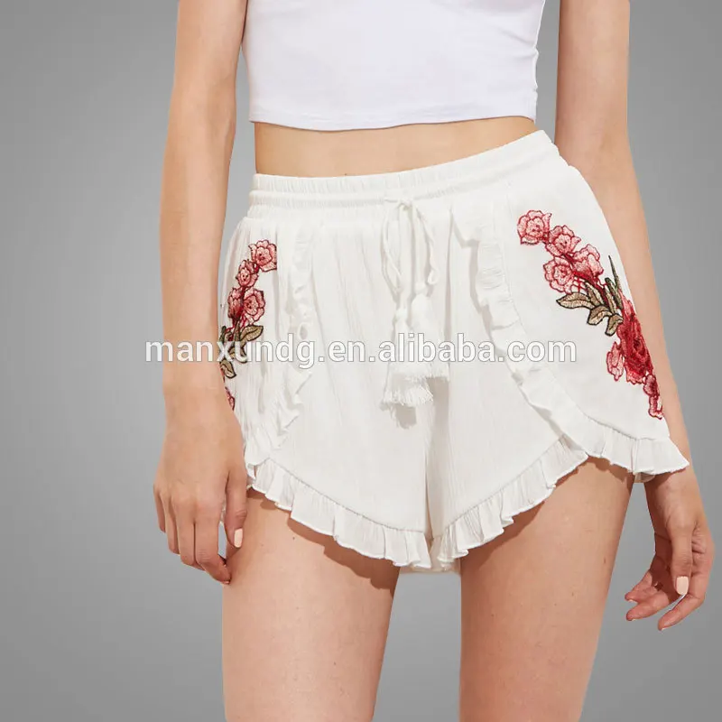 2017 Hot Selling Casual Pants Summer White Denim Material Hot Pant Tasseled Ruffle Trim Embroidered Applique Wrap Short Trousers