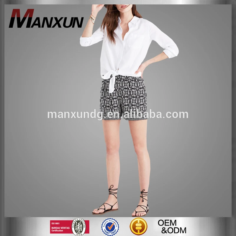 Dongguan Wholesale Women Yoga Wear Pants Fashionable Beach Shorts Comfortable Fabric Sportswear